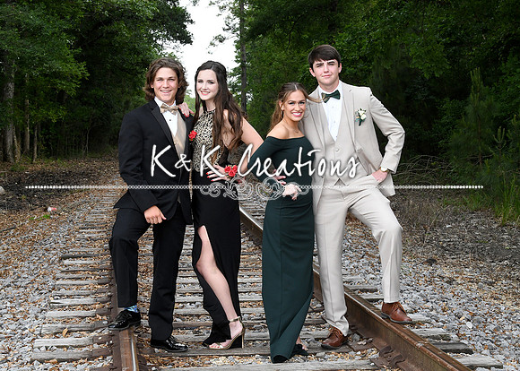 cameron paige leigh creed group_3886