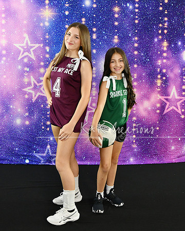 KHLOE AND KYLIE TRANT_4664