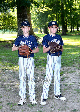 GAVIN AND LANE CORBIN_3558